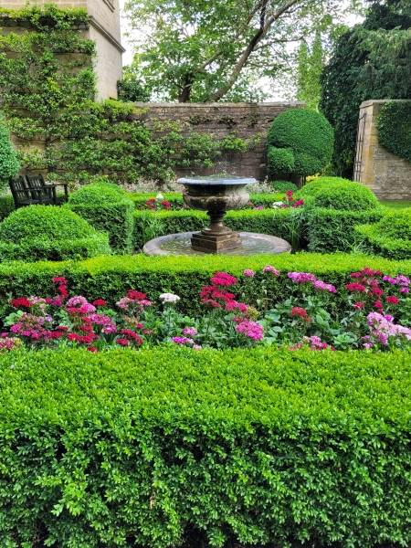 Bourton House Garden